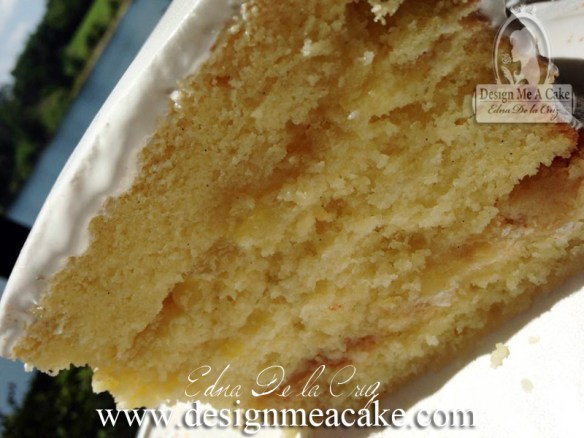 Cake filled with Pineapple