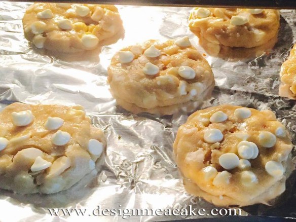 Baking Macadamia Nut & White Chocolate Cookie Recipe